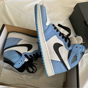 Air Jordan 1 Retro High OG ‘University Blue’ size 5.5 in men’s